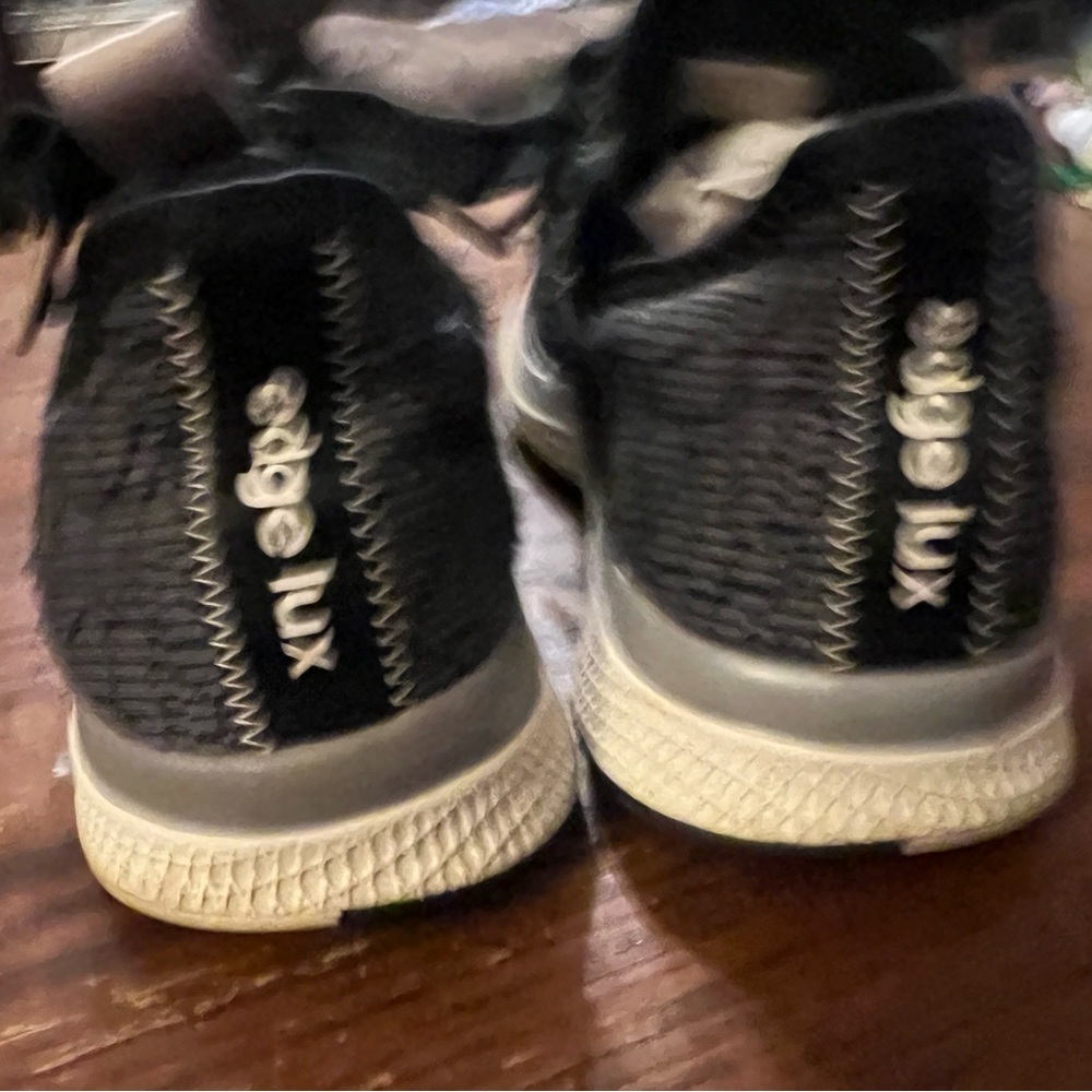 Adidas Black and Gray Patterned Sneakers - Picture 3 of 5